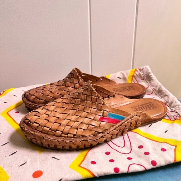 Mohinders Women’s Woven Slide Sandals - 7 honey with stripes - Picture 2 of 9